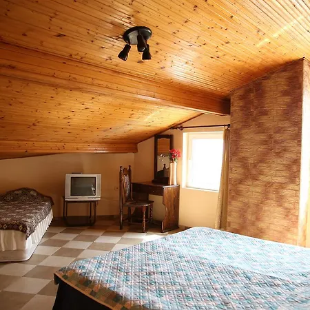 Popov Penzion 2*