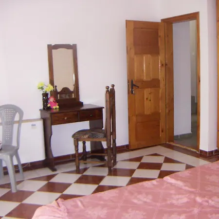 Popov Πανσιόν 2*